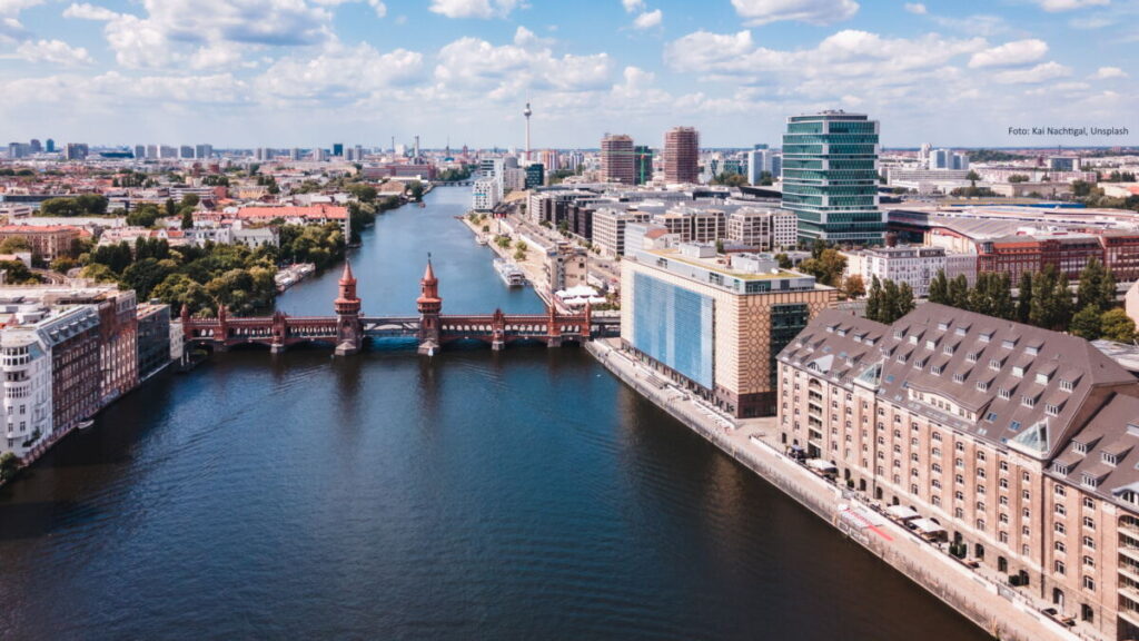 Bekannte Brücken: Die Oberbaumbrücke in Berlin, Foto: Kai Nachtigal, Unsplash